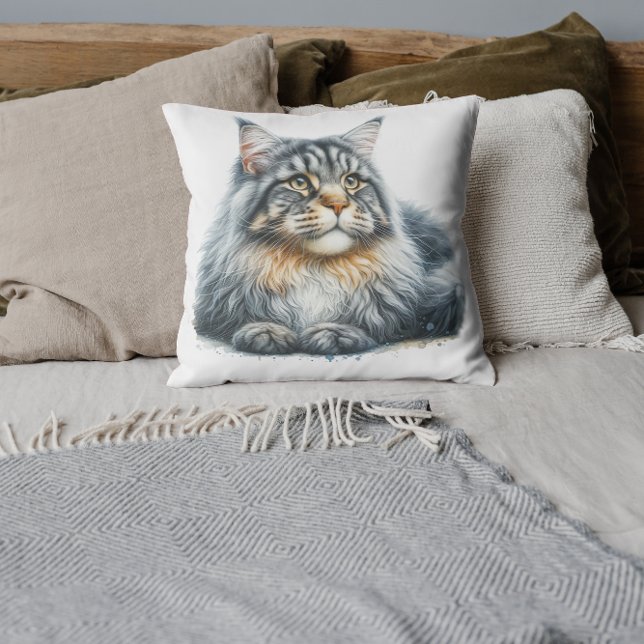 Beautiful Maine Coon Cat  Throw Pillow (Creator Uploaded)