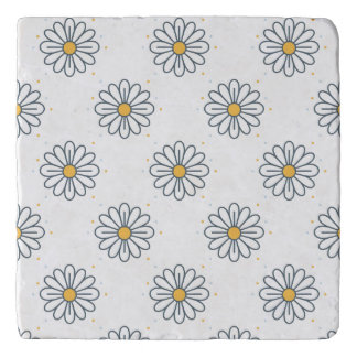 Beautiful, minimalist daisies trivet