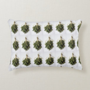 **BEAUTIFUL MISTLETOE CHRISTMAS** WITH GREEN BACK ACCENT PILLOW