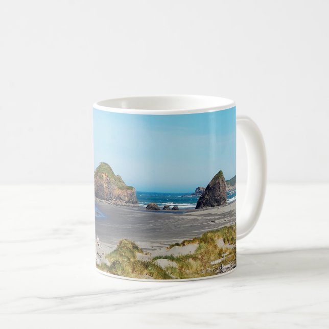 Beautiful Oregon coast landscape      Coffee Mug (Front Right)