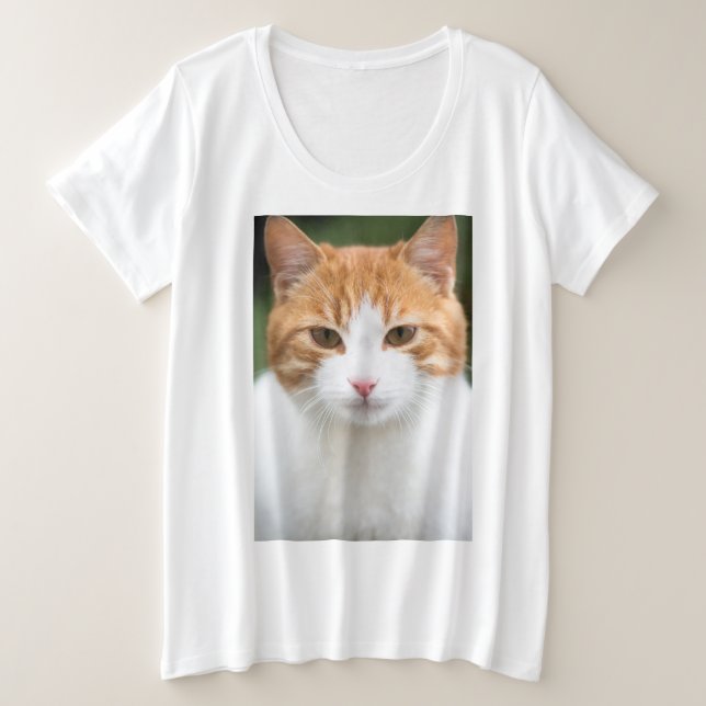 Beautiful red cat plus size T-Shirt (Design Front)