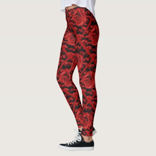 Beautiful red rose on black pattern leggings