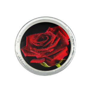 Beautiful red rose ring