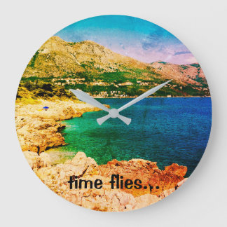 Beautiful round clock '