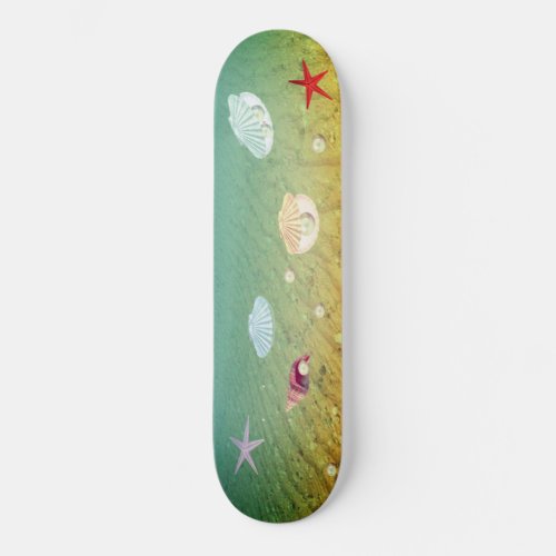 Beautiful sea stars and oyster shells with pearls skateboard