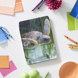 Beautiful Sea Turtle Swimming iPad Pro Cover