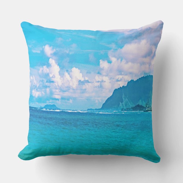 Beautiful Turquoise Ocean Waves Throw Pillow (Front)