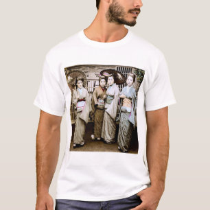 Beautiful Vintage Geisha in Kimonos Old Japan T-Shirt