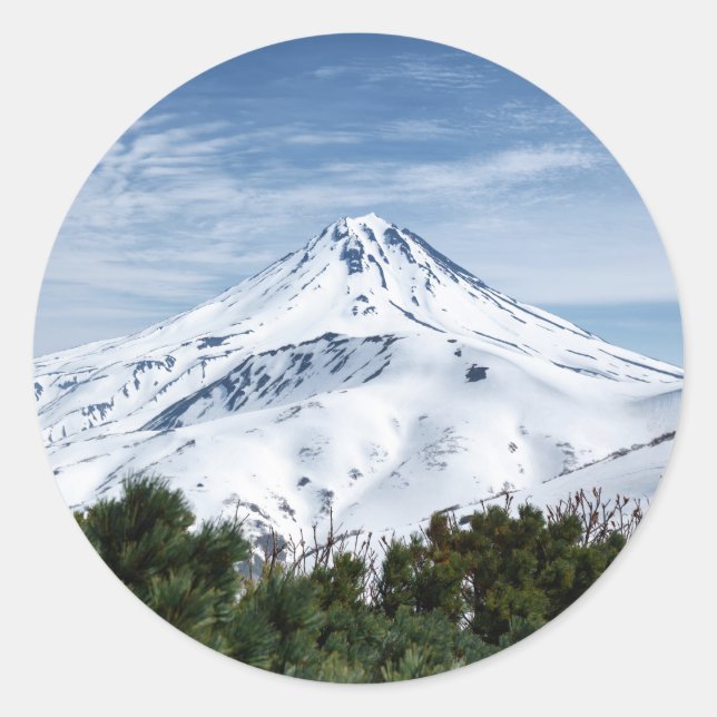 Beautiful winter mountainous landscape, snowcapped classic round sticker (Front)