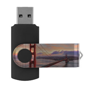 Beautiful winter sunset at Golden Gate Bridge Flash Drive