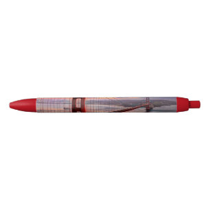 Beautiful winter sunset at Golden Gate Bridge Pen