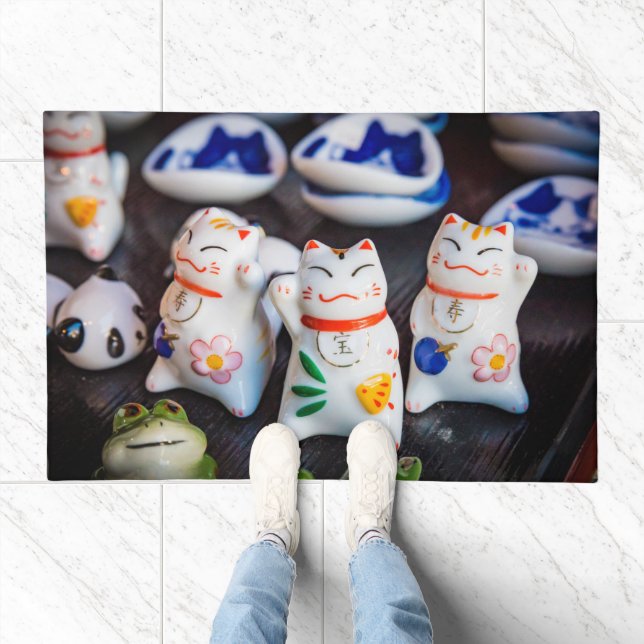 Beckoning cat figurines doormat (Indoor)