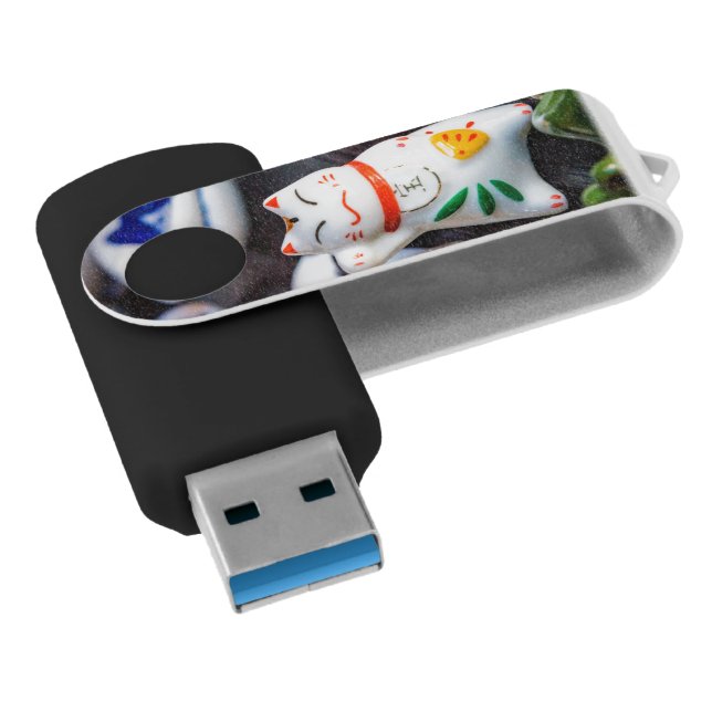 Beckoning cat figurines flash drive (Angled)