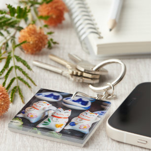 Beckoning cat figurines keychain