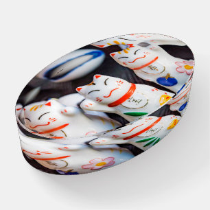 Beckoning cat figurines paperweight