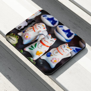 Beckoning cat figurines seat cushion