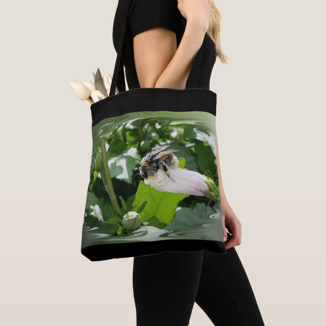 Bee in summer tote bag (Close Up)