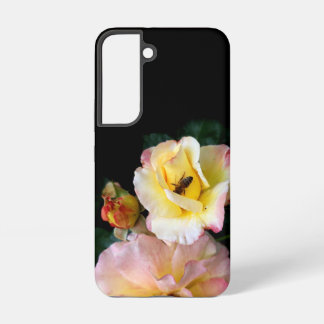  Bee on Pink Yellow Roses Flowers Samsung Galaxy S22 Case