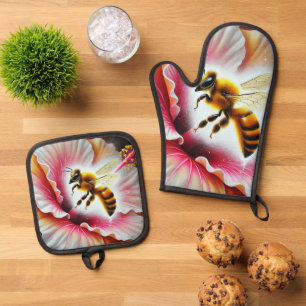 Bee Pollinating a Blooming Hibiscus Flower Oven Mitt & Pot Holder Set