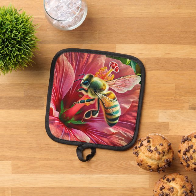 Bee Pollinating a Vibrant Hibiscus Flower Pot Holder (Top Down)