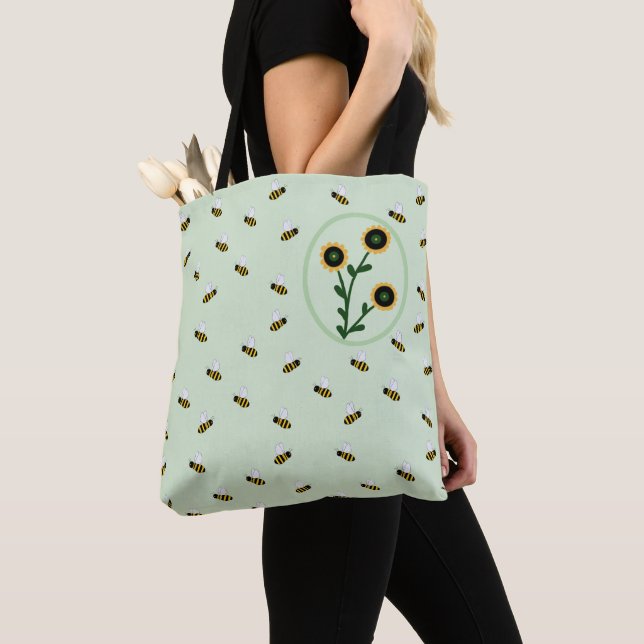 bee swarm tote bag (Close Up)