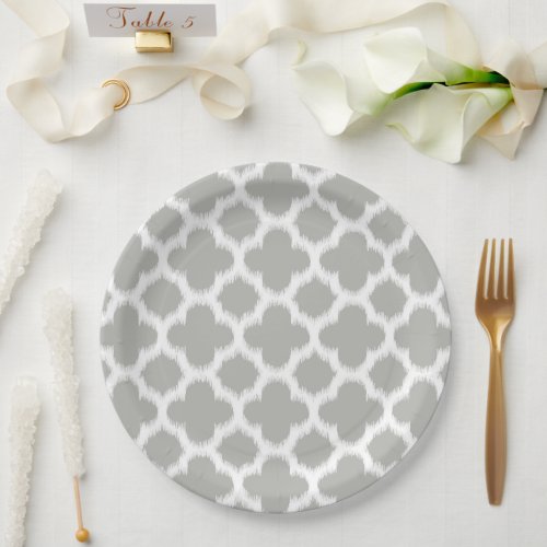 Beige Gray White Retro Ikat Quatrefoil Pattern Paper Plates