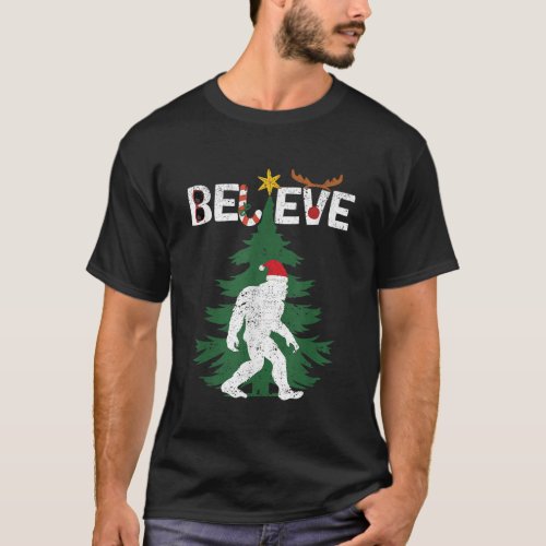 Believe Bigfoot Sasquatch Yeti Santa Hat Christmas T_Shirt