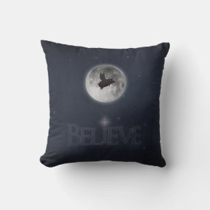 Believe-Pigs will fly Throw Pillow