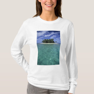 Belize, Barrier Reef, Unnamed island or cay. T-Shirt