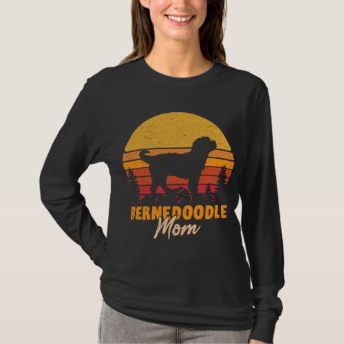 Bernedoodle Mom Mama Vintage Retro Dog Women Gift T_Shirt