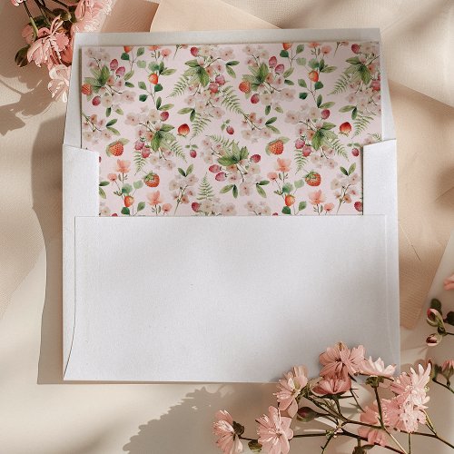 Berry Pattern Envelope Liner