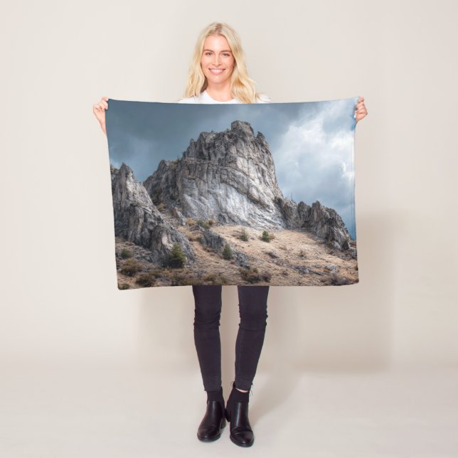 Besh Barmag Mountain Fleece Blanket (In Situ)