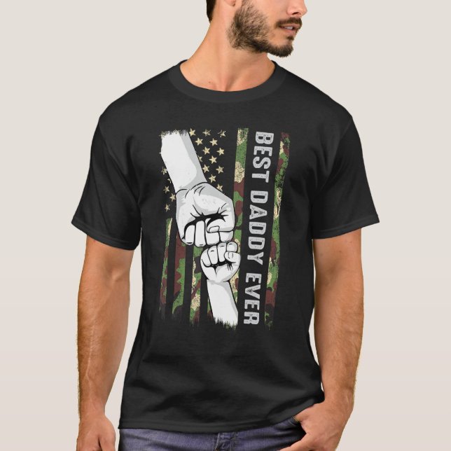 Best Daddy Ever Fist Pump With US American Flag Fa T-Shirt (Front)