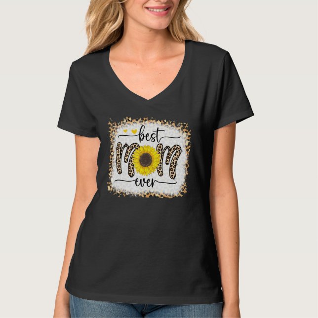 Best Mom Ever Leopard Sunflower Hearts Bleached Mo T-Shirt (Front)
