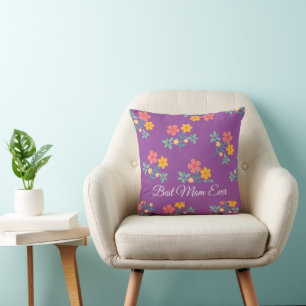 Best Mom Ever Retro Daisy Bouquet in Purple Throw Pillow