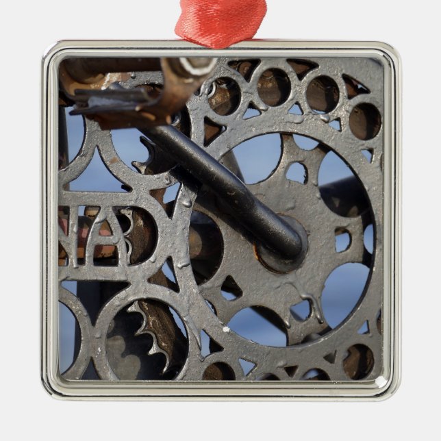 Bicycle detail metal ornament (Front)