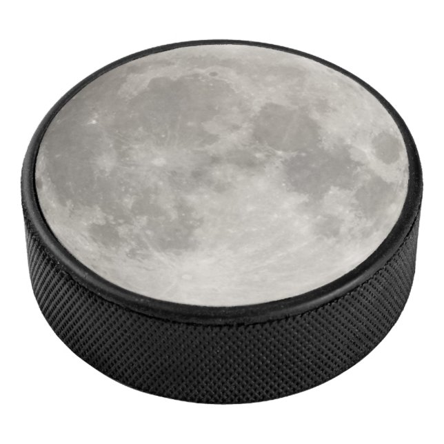 Big gray moon Puck (3/4)