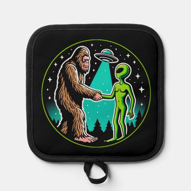 Bigfoot Alien Alliance - Funny Scifi Cryptid Pot Holder (Front)