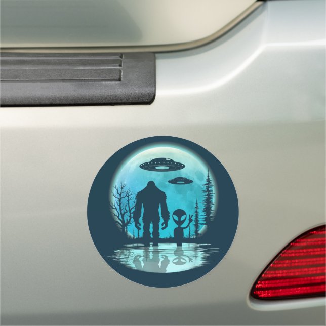Bigfoot Alien UFO Car Magnet (In Situ)