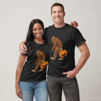 Sasquatch Pizza Sasquatch Carrying Pizza Bigfoot Pizza T-Shirt