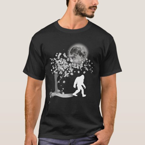 Bigfoot Hiding in Forest For Sasquatch Believers  T_Shirt