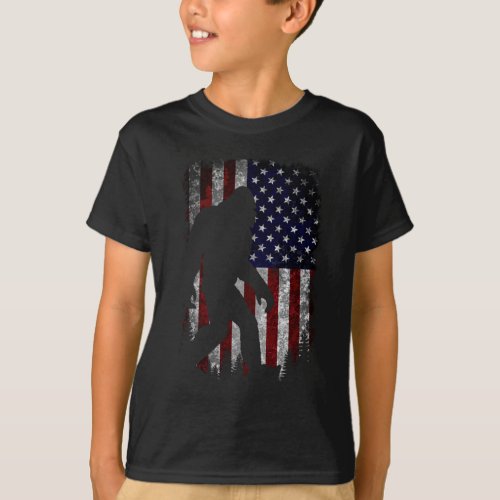 Bigfoot I Believe Sasquatch American Flag Silhouet T_Shirt