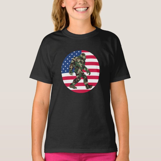 Bigfoot Sasquatch Camo    T-Shirt (Front)