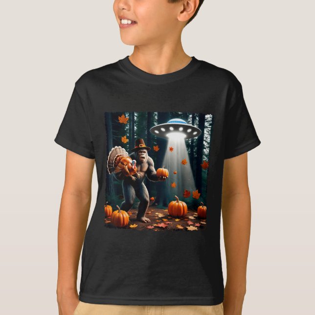Bigfoot Sasquatch Turkey Ufos Funny Thanksgiving D T-Shirt (Front)