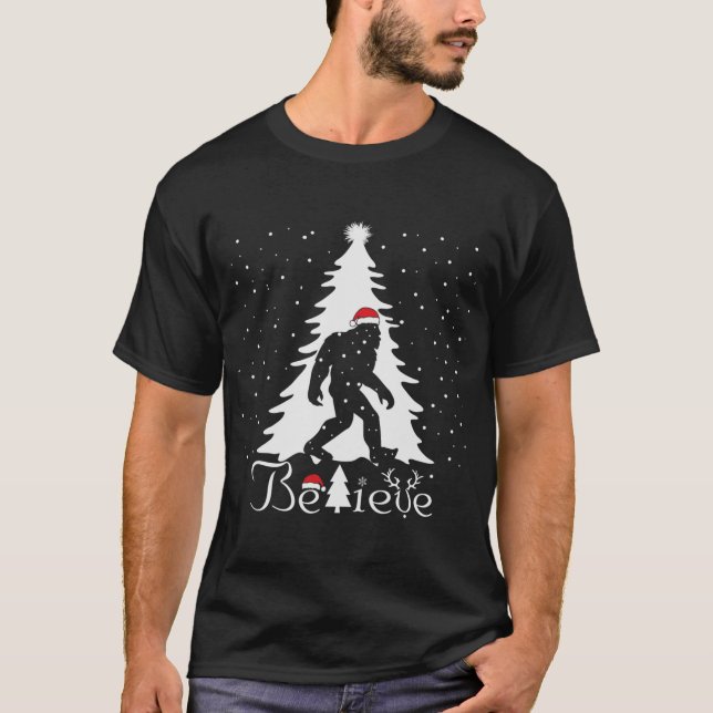 Bigfoot Sasquatch Yeti Believe santa hat Christmas T-Shirt (Front)