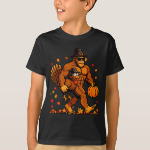 Bigfoot Thanksgiving Turkey Funny Thanksgiving Sas T-Shirt