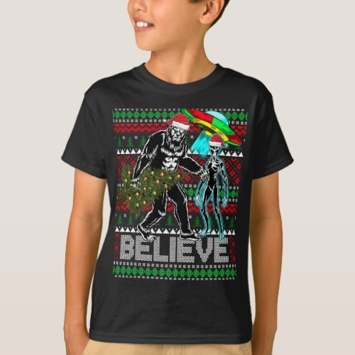 Bigfoot UFO Alien Christmas Gift Alien Bigfoot Ugl T_Shirt