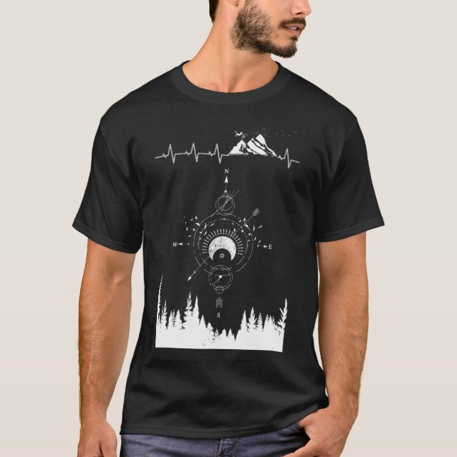 BIKE HEARTBEAT, BIKE CHAIN, BICYCLE TOUR ADVENTURE T-Shirt (Front)