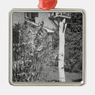 Bird house in garden metal ornament