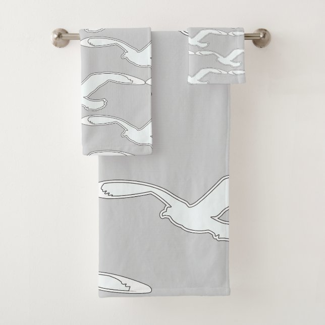 Bird In Flight Bath Accessory Lt Gray     Towel Set (Insitu)